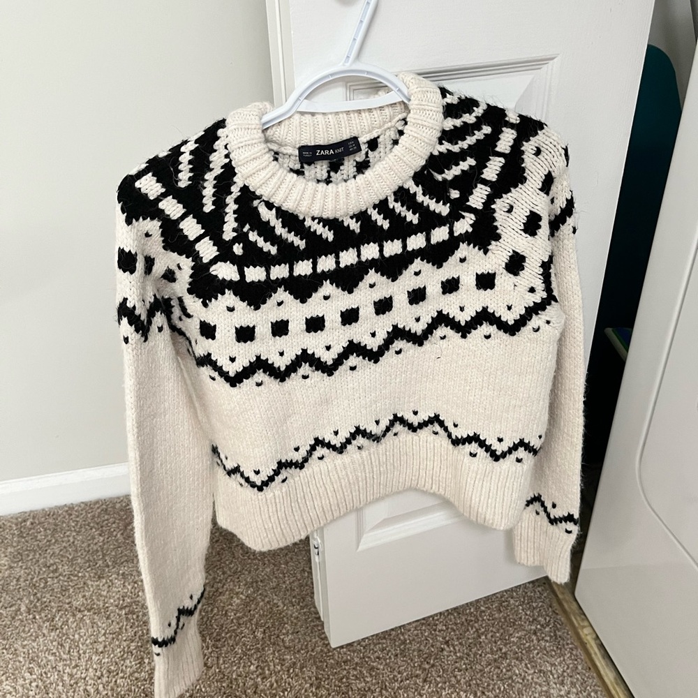 Zara tribal print crop sweater
